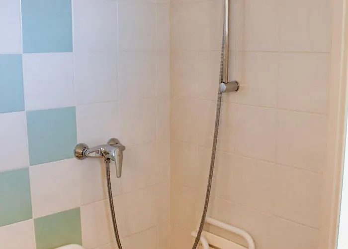 Pmr 2 3 Etoiles Avec Piscine Et Sauna *
