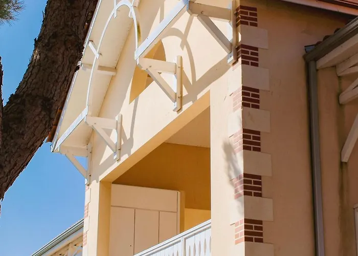 Pmr 2 3 Etoiles Avec Piscine Et Sauna *